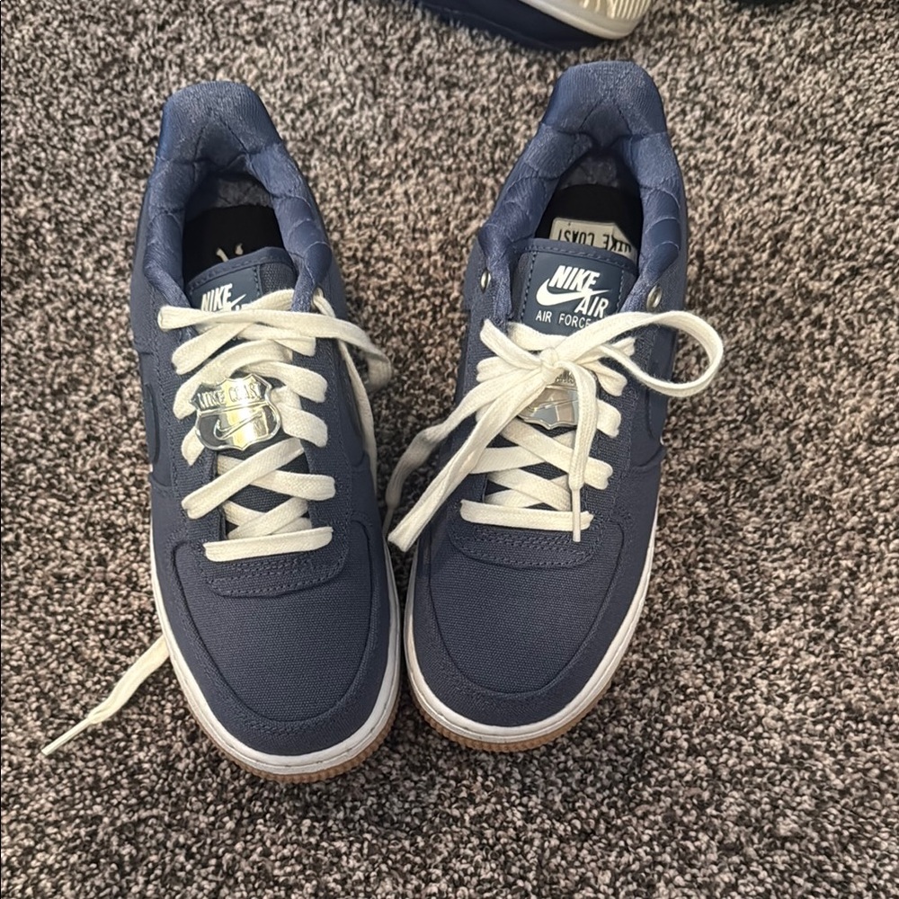 Nike Air Force 1 Navy Sneakers